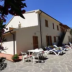 Ghiacci Vecchi Lägenhetshotell
