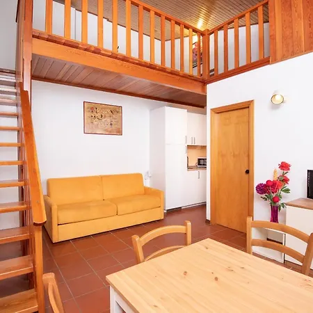 Ghiacci Vecchi Aparthotel 3*