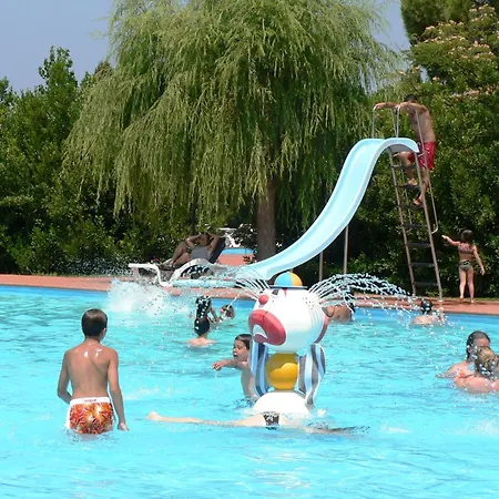Ghiacci Vecchi Aparthotel 3*