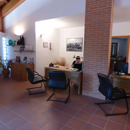 Ghiacci Vecchi Aparthotel 4*