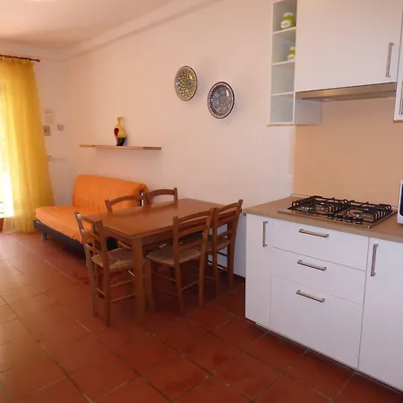 Ghiacci Vecchi Aparthotel 4*