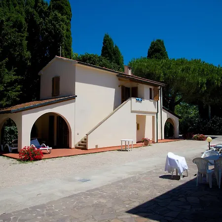 Ghiacci Vecchi Aparthotel 4*