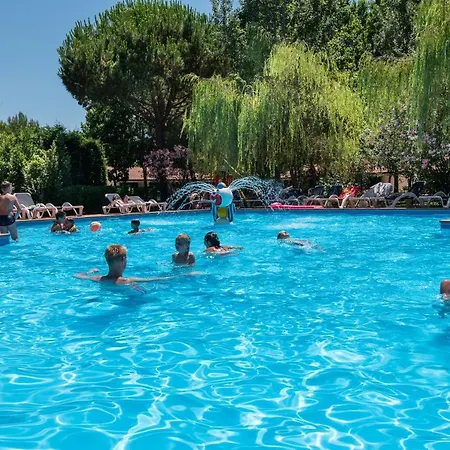 Ghiacci Vecchi Aparthotel 3*