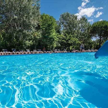 Ghiacci Vecchi Aparthotel 3*