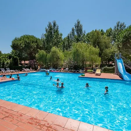 Ghiacci Vecchi Aparthotel 3*